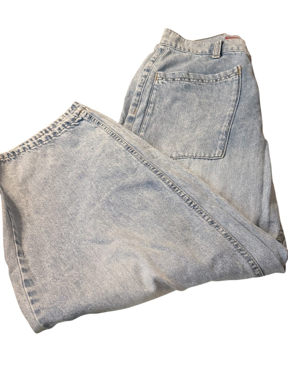 Lucky Brand ~Jeans ~Light Washed Denim ~ Large Pockets ~Normal Wear & Tear ~GUC - Picture 3 of 7